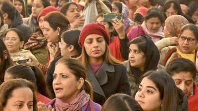 Devotees participating in the “maha aarti” at Dandi Swami temple in Ludhiana, (Gurpreet Singh/HT) Devotees participating in the “maha aarti” at Dandi Swami temple in Ludhiana, (Gurpreet Singh/HT)