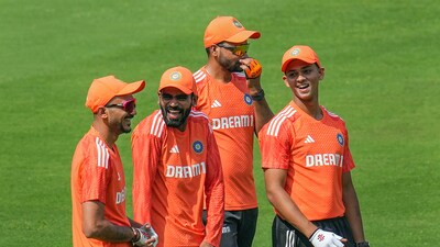 India's Axar Patel, KS Bharat, Yashasvi Jaiswal and Mukesh Kumar during a practice session (PTI)