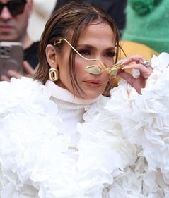 Jennifer Lopez flaunts her gold Schiaparelli sunglasses (Instagram) Jennifer Lopez flaunts her gold Schiaparelli sunglasses (Instagram)