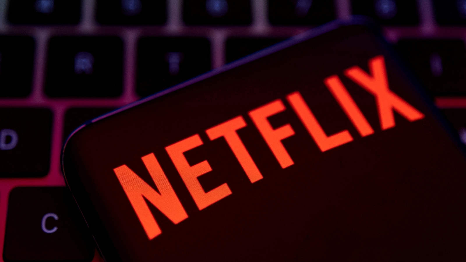 Netflix gains 13.1 million paid subscribers amid password-sharing crackdown - Vimarsana News