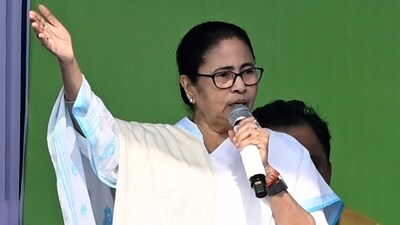Mamata Banerjee had gone to the West Bengal city to attend an administrative function. (Hindustan Times) Mamata Banerjee had gone to the West Bengal city to attend an administrative function. (Hindustan Times)