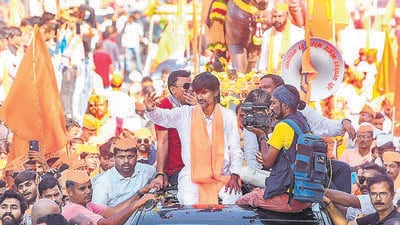 Pune: Maratha leader Manoj Jarange Patil leads the Maratha Reservation Front's march at Viman Nagar in Pune, Wednesday, Jan. 24, 2024. (PTI Photo) (PTI01_24_2024_000262B) (PTI) Pune: Maratha leader Manoj Jarange Patil leads the Maratha Reservation Front's march at Viman Nagar in Pune, Wednesday, Jan. 24, 2024. (PTI Photo) (PTI01_24_2024_000262B) (PTI)