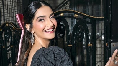 Sonam Kapoor and Anand were dating for more than a year and tied the knot in 2018. They welcomed their son Vayu in August, 2022. She has yet not revealed his face to the public. Sonam Kapoor and Anand were dating for more than a year and tied the knot in 2018. They welcomed their son Vayu in August, 2022. She has yet not revealed his face to the public. 