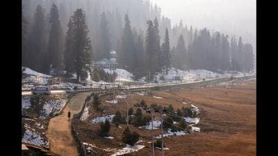 Srinagar city recorded a minimum temperature of minus 5.3 degrees Celsius on Tuesday night, marginally down from previous night’s minus 5.3 degrees Celsius, the officials said (HT File) Srinagar city recorded a minimum temperature of minus 5.3 degrees Celsius on Tuesday night, marginally down from previous night’s minus 5.3 degrees Celsius, the officials said (HT File)