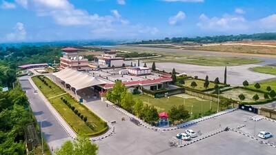 The expansion project aims to increase the runway length of Kangra airport from existing 1,372 metres to 3,010 metres. (HT File Photo) The expansion project aims to increase the runway length of Kangra airport from existing 1,372 metres to 3,010 metres. (HT File Photo)