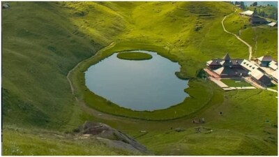 National Tourism Day is celebrated annually on January 25 to raise awareness about the importance of tourism and its social, cultural, political, and economic value. India's diverse beauty makes it a must-visit for travellers, offering enchanting destinations for every kind of explorer. On the occasion, here's a curated list of destinations that should be on every traveller's bucket list. (Intsagram/@trip_geography •) National Tourism Day is celebrated annually on January 25 to raise awareness about the importance of tourism and its social, cultural, political, and economic value. India's diverse beauty makes it a must-visit for travellers, offering enchanting destinations for every kind of explorer. On the occasion, here's a curated list of destinations that should be on every traveller's bucket list. (Intsagram/@trip_geography •)