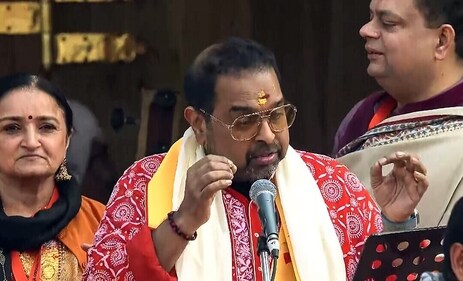 Shankar Mahadevan singing at Ram Mandir Shankar Mahadevan singing at Ram Mandir