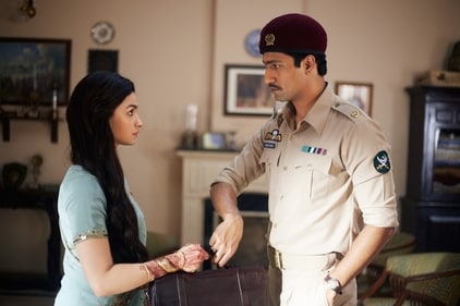 Alia Bhatt and Vicky Kaushal in Raazi Alia Bhatt and Vicky Kaushal in Raazi
