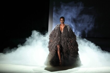 TOPSHOT - A model presents a creation for the Stephane Rolland show during the Women's Haute-Couture Spring/Summer 2024 Fashion Week in Paris on January 23, 2024. (Photo by Thomas SAMSON / AFP) (AFP) TOPSHOT - A model presents a creation for the Stephane Rolland show during the Women's Haute-Couture Spring/Summer 2024 Fashion Week in Paris on January 23, 2024. (Photo by Thomas SAMSON / AFP) (AFP)