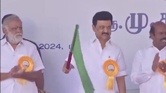 Tamil Nadu CM MKStalin flagged off the Jallikattu event at newly constructed Kalaignar Centenary Jallikattu Arena in Madurai (Twitter Photo)