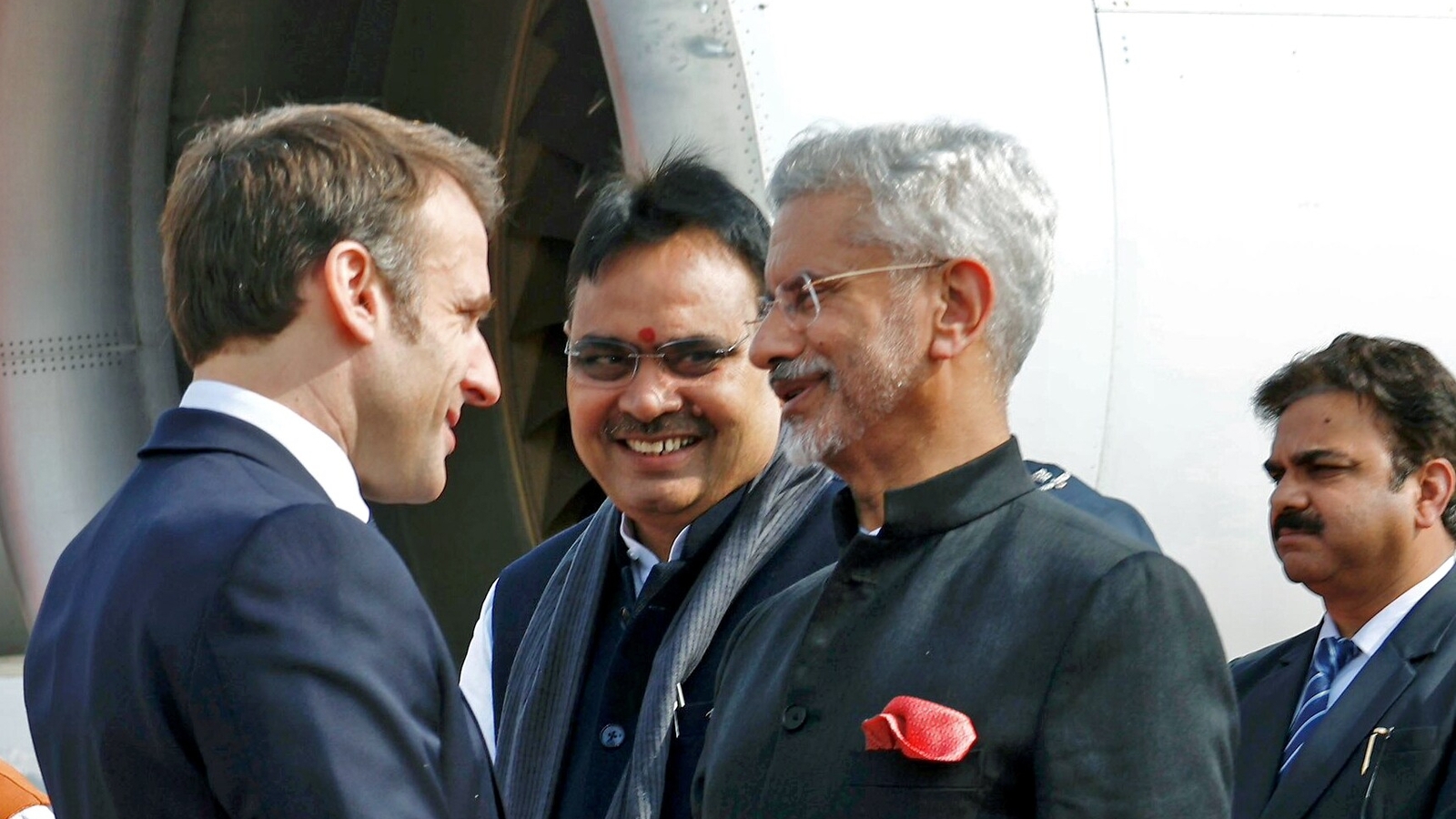 Emmanuel Macron visits Amber Fort in Jaipur ahead of talks, roadshow with PM | Latest News India - Vimarsana News