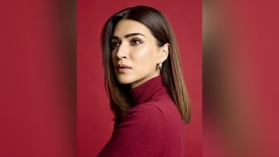 With the help of makeup artist Adrian Jacobs, Kriti got decked up in nude eyeshadow, mascara-coated lashes, winged eyeliner, darkened brows, contoured cheeks, glowing highlighter and a shade of nude lipstick. (Instagram/@kritisanon) With the help of makeup artist Adrian Jacobs, Kriti got decked up in nude eyeshadow, mascara-coated lashes, winged eyeliner, darkened brows, contoured cheeks, glowing highlighter and a shade of nude lipstick. (Instagram/@kritisanon)