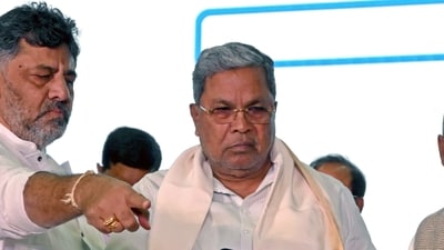 Karnataka Chief Minister Siddaramaiah with State Deputy Chief Minister DK Shivakumar and others in Bengaluru. (ANI Photo) (Shashidhar Byrappa) Karnataka Chief Minister Siddaramaiah with State Deputy Chief Minister DK Shivakumar and others in Bengaluru. (ANI Photo) (Shashidhar Byrappa)
