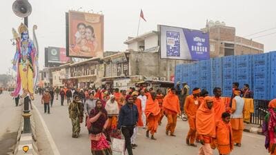 Devotees arrive to offer prayers in Ayodhya. (PTI PHOTO) Devotees arrive to offer prayers in Ayodhya. (PTI PHOTO)