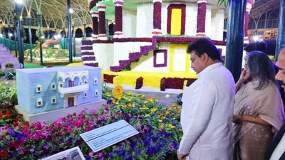 Karnataka Minister for Large and Medium Industries MB Patil on Tuesday paid a visit to the Republic Day Flower Show at Lalbagh. Karnataka Minister for Large and Medium Industries MB Patil on Tuesday paid a visit to the Republic Day Flower Show at Lalbagh.