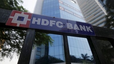 LIC got the approval to acquire 9.99 percent stake in HDFC Bank (Reuters)