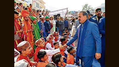 Himachal CM Sukhvinder Singh Sukhu meeting children during the statehood day event at Dharampur in Mandi. (Birbal Sharma/HT) Himachal CM Sukhvinder Singh Sukhu meeting children during the statehood day event at Dharampur in Mandi. (Birbal Sharma/HT)