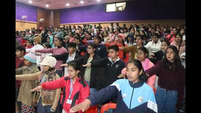 Pt Neki Ram Sharma College principal professor Lokesh Balhara encouraged the students to get enrolled to caste their vote without any fear, greed and discrimination. (HT Photo)