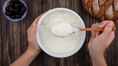 If you enjoy curd and it suits your digestion, there's no strict reason to avoid it in winter," says Nutritionist Abhilasha V. (Freepik) If you enjoy curd and it suits your digestion, there's no strict reason to avoid it in winter," says Nutritionist Abhilasha V. (Freepik)