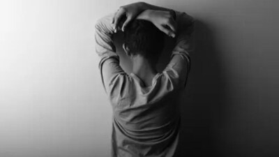 We are harsh self-critics and constantly engage in comparisons with other people, often bordering on unhealthy ways of talking to ourselves.&nbsp; (Unsplash)