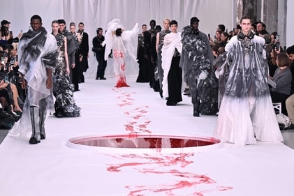 Models present creations by Yuima Nakazato during the Women's Haute-Couture Spring/Summer 2024 Fashion Week in Paris, on January 24, 2024. (Photo by Miguel MEDINA / AFP)) Models present creations by Yuima Nakazato during the Women's Haute-Couture Spring/Summer 2024 Fashion Week in Paris, on January 24, 2024. (Photo by Miguel MEDINA / AFP))