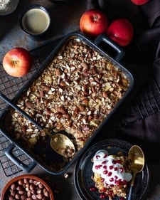 Baked apple oatmeal (Instagram)