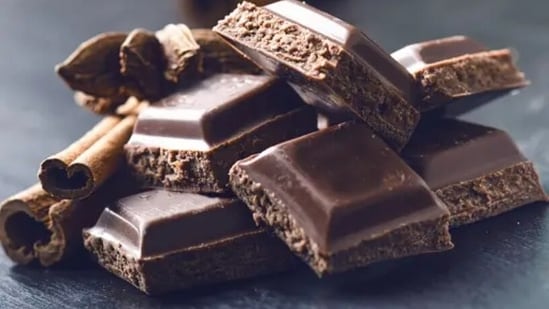 Dark chocolate consists of beneficial compounds that help with brain health and memory and is prebiotic in nature.&nbsp;(Unsplash)