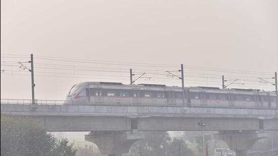 Officials of the NCR planning cell have been asked to conduct a feasibility study of extending the 82km long RRTS project up to Muzaffarnagar. It is presently scheduled to end in Meerut, said officials. (Shakib Ali/HT Photo)