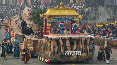 The Ladakh tableau for the Republic Day parade this year on Friday featured girls playing ice hockey. (HT Photo/Raj K Raj)