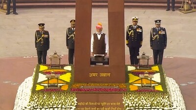As PM Modi laid the wreath, the Inter-Services Guards performed the 'Salami Shastra' followed by the 'Shok Shastra'. At the same time, buglers sounded the 'Last Post'. (PTI) As PM Modi laid the wreath, the Inter-Services Guards performed the 'Salami Shastra' followed by the 'Shok Shastra'. At the same time, buglers sounded the 'Last Post'. (PTI)