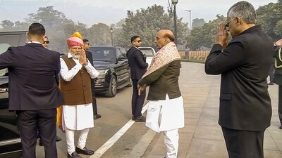 PM Modi was received by Defence Minister Rajnath Singh and other dignitaries on his arrival at the National War Memorial. (PTI) PM Modi was received by Defence Minister Rajnath Singh and other dignitaries on his arrival at the National War Memorial. (PTI)