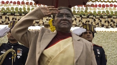 President of India, Droupadi Murmu, unfurled the national flag, which was followed by a rendition of the national anthem and a 21-gun salute. The parade then commenced with President Murmu taking the salute. (PTI) President of India, Droupadi Murmu, unfurled the national flag, which was followed by a rendition of the national anthem and a 21-gun salute. The parade then commenced with President Murmu taking the salute. (PTI)
