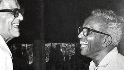 BT Ranadive and Elamkulam Manakkal Sankaran Namboodiripad share a light moment. Bhalchandra Trimbak Ranadive (BTR) came up with the famous (or infamous) line of “Yeh aazadi jhoothi hai, desh ki janata bhookhi hai” (CPI(M)) BT Ranadive and Elamkulam Manakkal Sankaran Namboodiripad share a light moment. Bhalchandra Trimbak Ranadive (BTR) came up with the famous (or infamous) line of “Yeh aazadi jhoothi hai, desh ki janata bhookhi hai” (CPI(M))