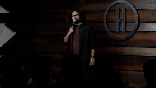 Stand-up comic Ravi Gupta pursued higher education in Finance, and even worked as a cartoonist before becoming a full-time comedian.