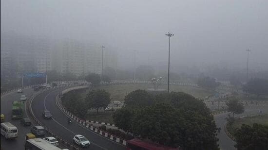 The fog is forecast to become shallow after 10am, making way for a relatively clear view of the Republic Day parade. (ANI photo)