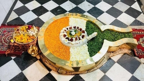 'Shivalinga' at Rishikesh temple decorated in tricolour on Republic day. (ANI)