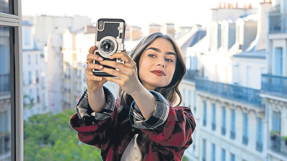 Season 4 of the Netflix show Emily in Paris has started production.