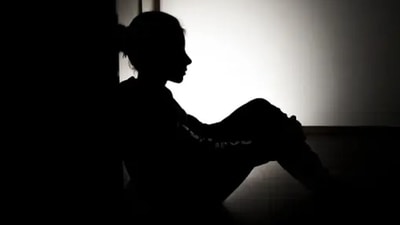 Abandonment issues can fuel negative self-talk. The harsh self-critic in us can make us feel that we do not deserve to be loved and cared for.&nbsp; (Unsplash)