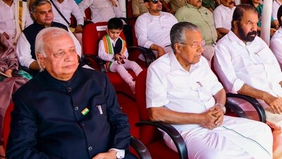 Kerala Governor Arif Mohammed Khan and Chief Minister Pinarayi Vijayan (PTI Photo)