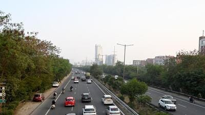 The Greater Noida authority, in 2009, had taken a ₹3,785.95 crore loan from the cash-rich Noida authority when it was required to pay off the hiked land compensation to the farmers and for other purposes. (Sunil Ghosh/HT Photo) The Greater Noida authority, in 2009, had taken a ₹3,785.95 crore loan from the cash-rich Noida authority when it was required to pay off the hiked land compensation to the farmers and for other purposes. (Sunil Ghosh/HT Photo)