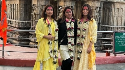 Bhumi Pednekar recently saw the teaser release of her upcoming crime drama, Bhakshak. The film will release on Netflix on February 9. It also stars Sanjay Mishra, Sai Tamhankar and Aditya Srivastava. 