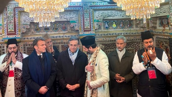 French President Emmanuel Macron visited the Hazrat Nizamuddin Aulia Dargah in South Delhi on Friday.(PTI)