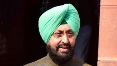In the backdrop of PRTC and Punbus operators refusing to ferry more than 52 passengers at a time, Punjab Leader of Opposition (LoP) Partap Singh Bajwa urged the Aam Aadmi Party-led state government to add more buses to the state transport fleet. (HT File)