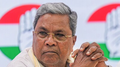 CM Siddaramaiah takes dig at BJP at event to commemorate freedom fighter Rayanna CM Siddaramaiah takes dig at BJP at event to commemorate freedom fighter Rayanna