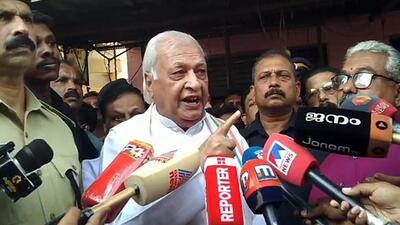 On Saturday, Kerala Governor Arif Mohammed Khan staged an impromptu wayside sit-in in Nilamel in Kollam district following a protest by the SFI, student wing of the CPI(M), with black flags shown against him. (ANI)