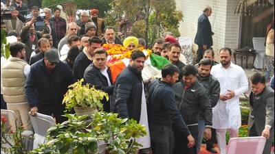 The mortal remains of former Union minister Harmohan Dhawan being taken for last rites from his residence in Sector 9, Chandigarh, on Sunday. (Sanjeev Sharma/HT)