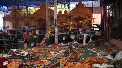 The site of the Kalkaji temple where a wooden platform collapsed during a ‘Jagran’ early Sunday (Sanchit Khanna/HT Photo) The site of the Kalkaji temple where a wooden platform collapsed during a ‘Jagran’ early Sunday (Sanchit Khanna/HT Photo)