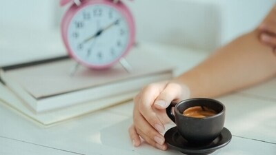 3. Create a morning routine: Establishing a consistent morning routine can make getting out of bed easier. Be it a morning walk or writing a journal first thing in the morning.&nbsp; (Freepik)