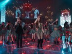 Shahid Kapoor and Kriti Sanon in a still from Teri Baaton Mein Aisa Uljha Jiya title song.  