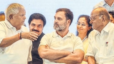 (From left) RJD chief Lalu Prasad, Congress leader Rahul Gandhi, NCP chief Sharad Pawar in Mumbai. (HT photo) (From left) RJD chief Lalu Prasad, Congress leader Rahul Gandhi, NCP chief Sharad Pawar in Mumbai. (HT photo)